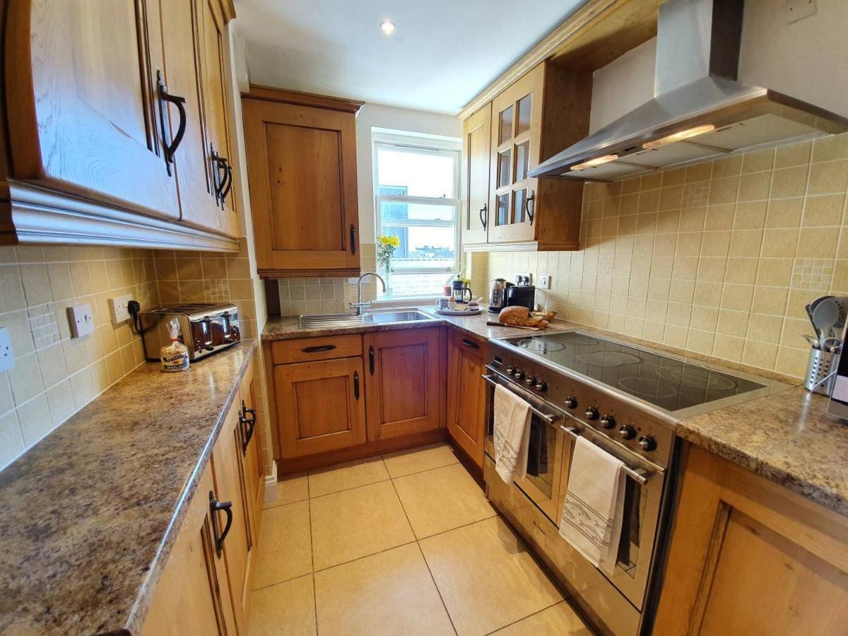 Stylish Flat In Central Tenby & Free Parking 외부 사진
