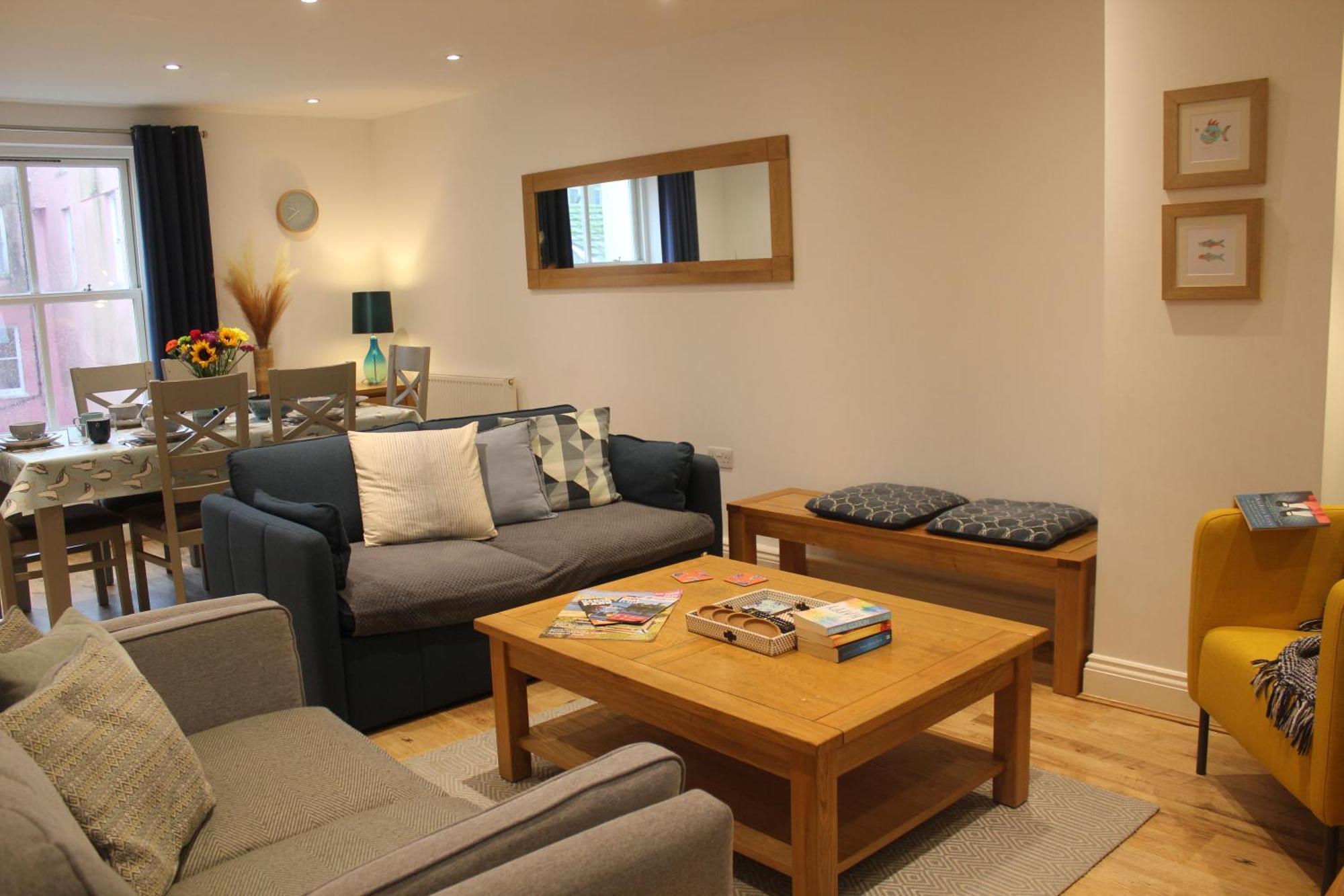 Stylish Flat In Central Tenby & Free Parking 외부 사진