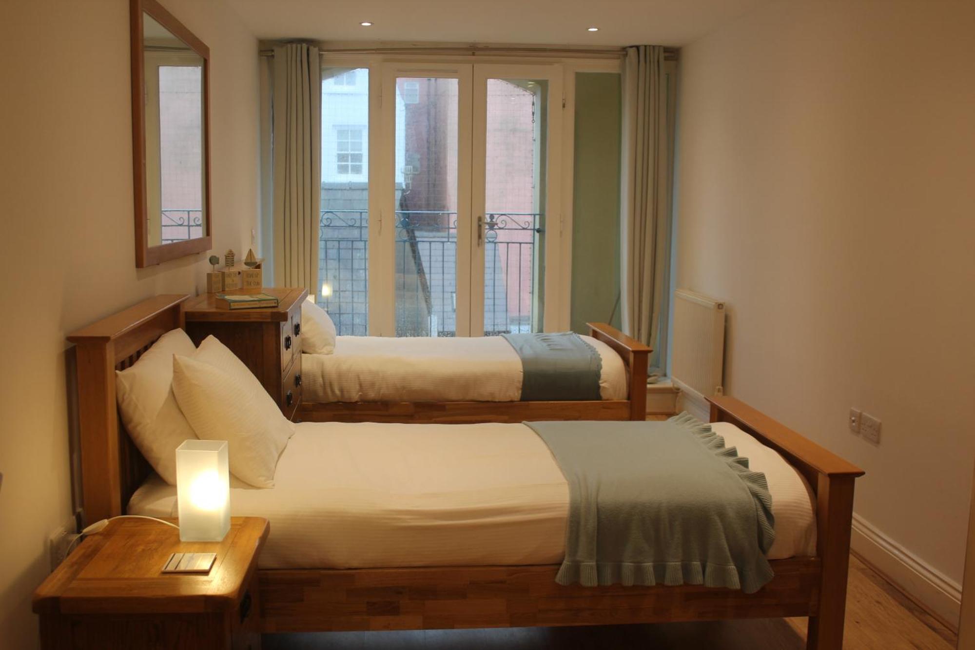 Stylish Flat In Central Tenby & Free Parking 외부 사진